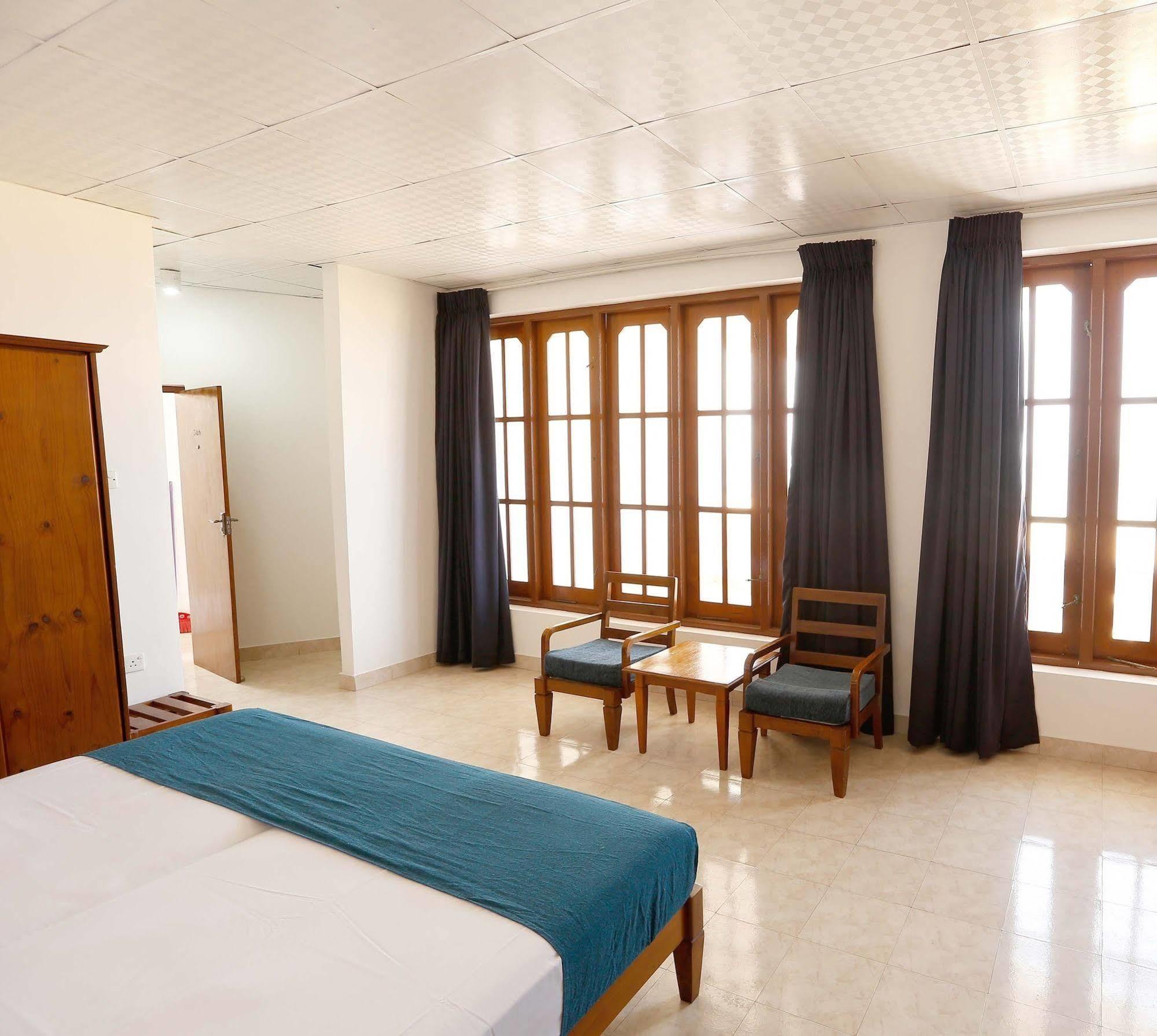 The Reef Beach Hotel Negombo Exterior foto